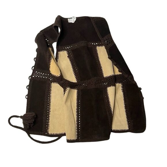 VINTAGE Suede Vest Patchwork Crochet Knit Button Front Tie Belt Size Medium - Picture 5 of 10
